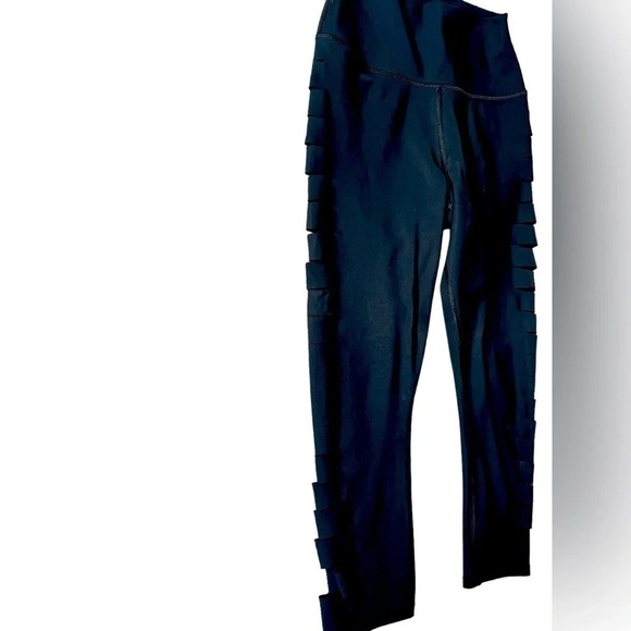 Alo Yoga Women's High Waist Slice Capri - Picture 4 of 9